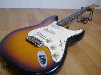 Fender USA/フェンダー エレキギター American Vintage Strat
