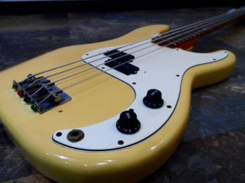 Fender USA エレキベース PRECISION BASS