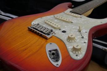 Fender USA エレキギター American Deluxe Stratocaster 07年